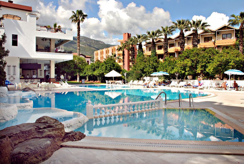 Boulevard Hotel Алания Экстерьер фото