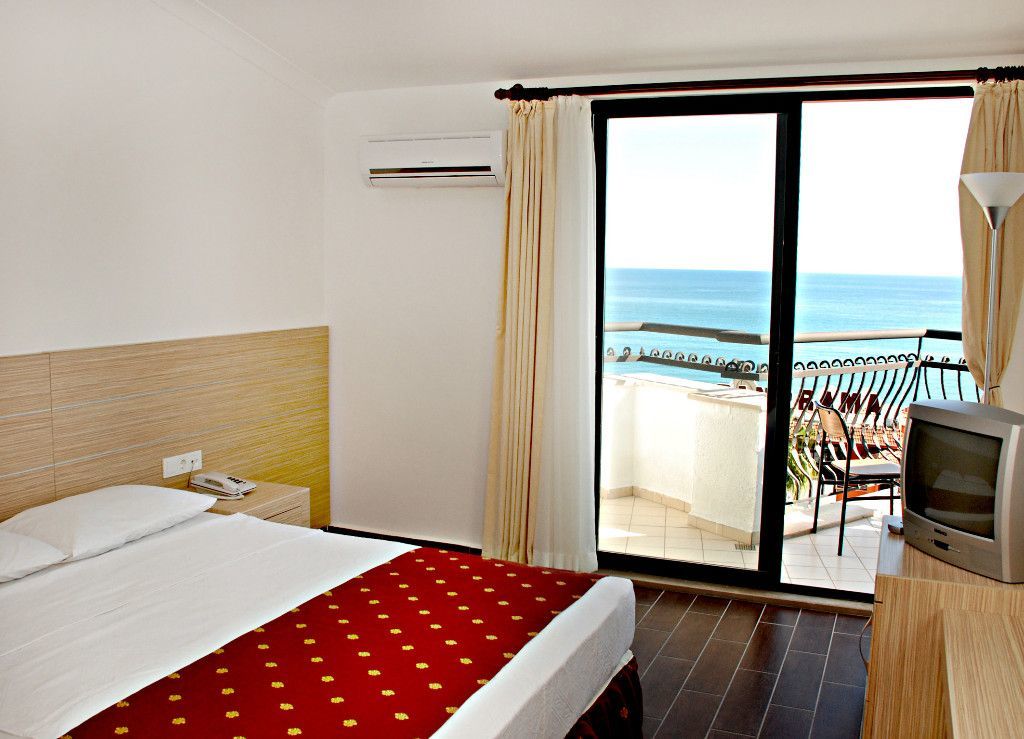 Boulevard Hotel Алания Экстерьер фото