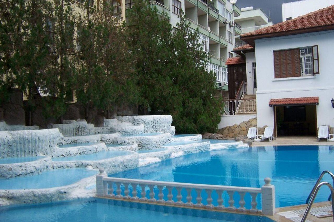 Boulevard Hotel Алания Экстерьер фото
