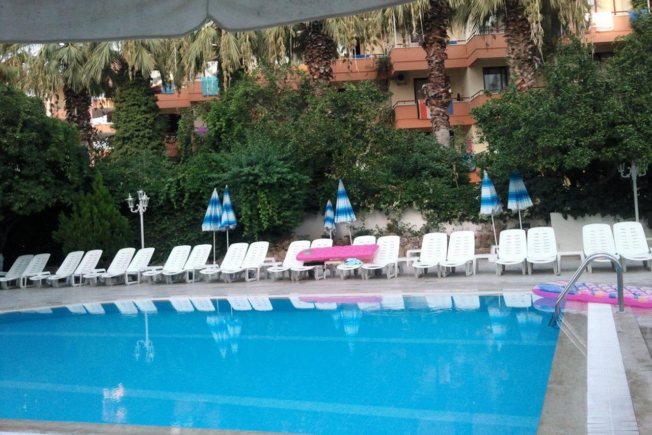 Boulevard Hotel Алания Экстерьер фото