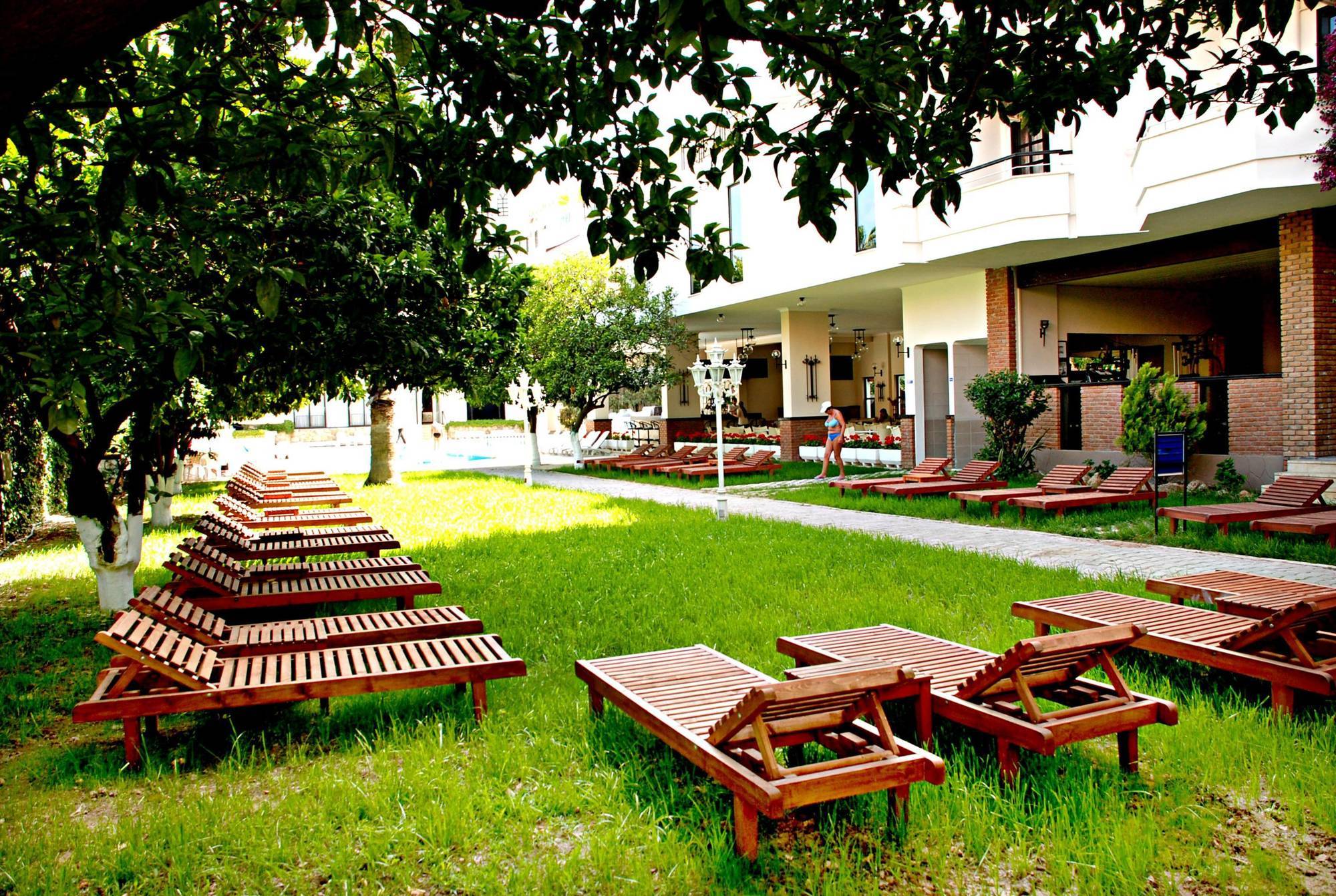 Boulevard Hotel Алания Экстерьер фото