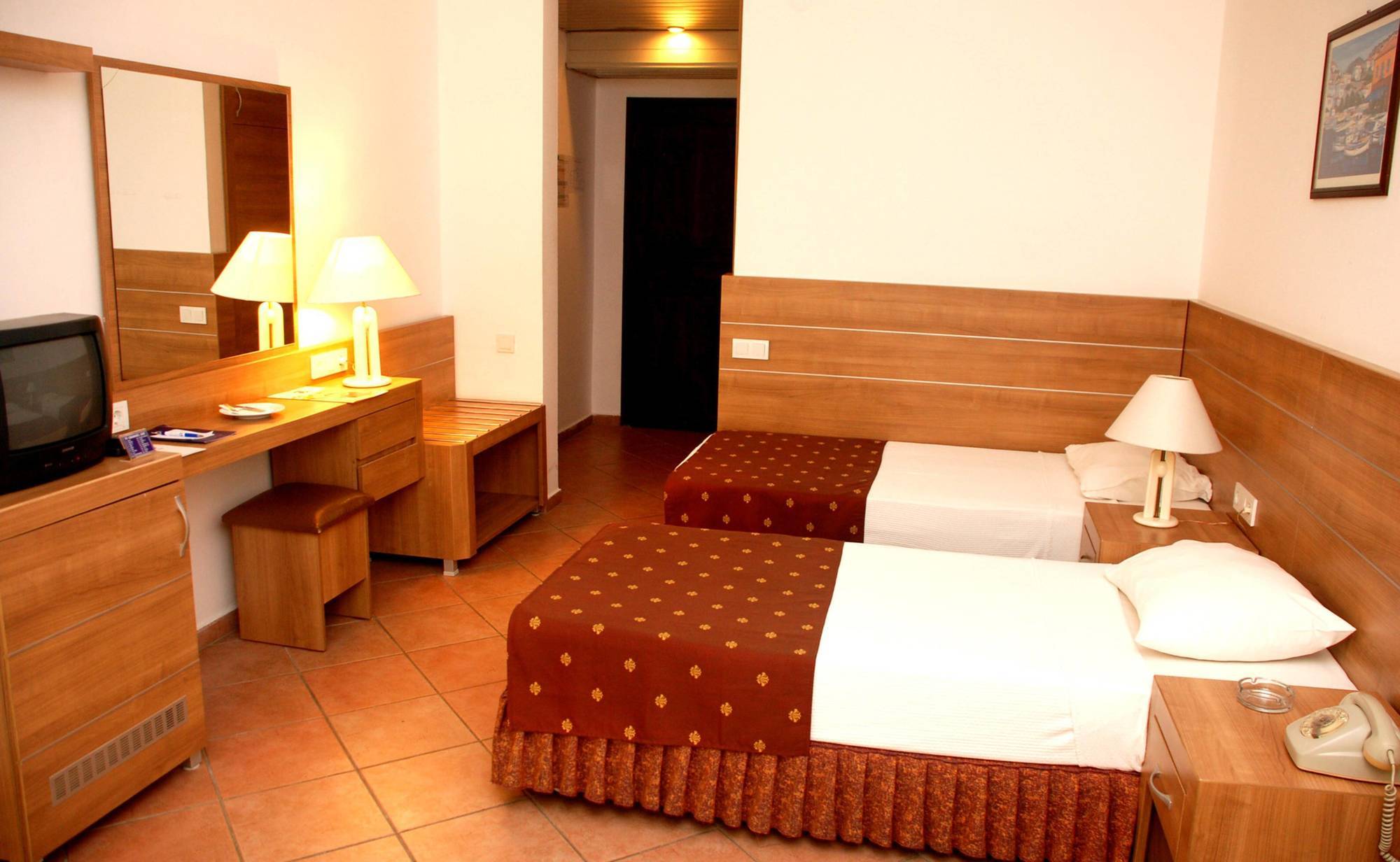 Boulevard Hotel Алания Экстерьер фото