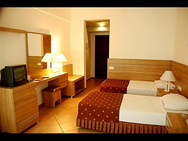 Boulevard Hotel Алания Экстерьер фото