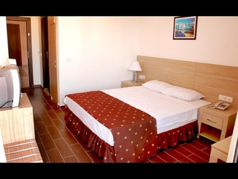Boulevard Hotel Алания Экстерьер фото